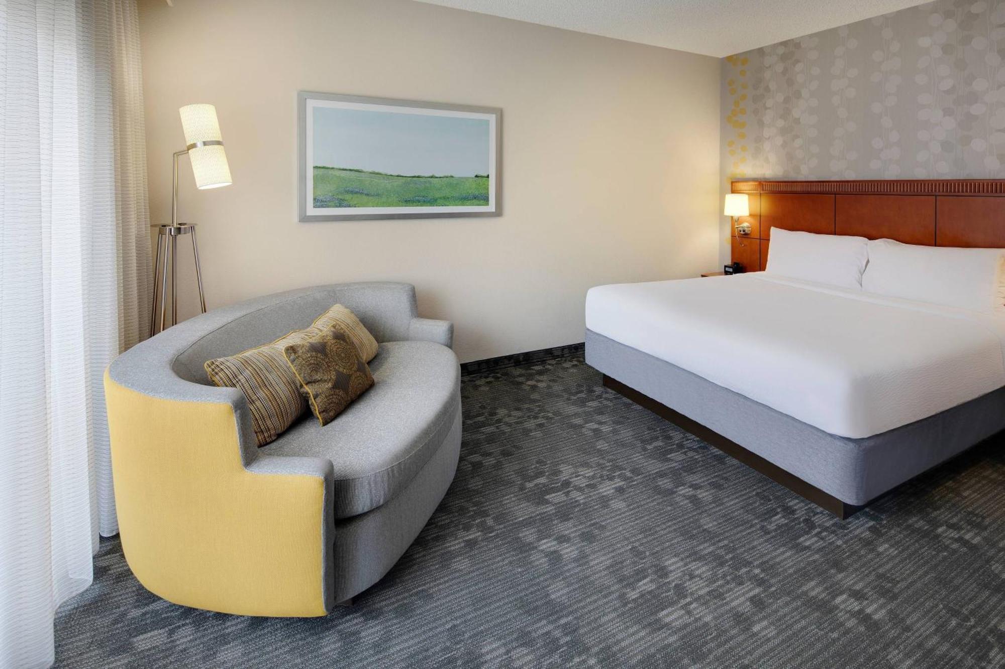 Courtyard Dallas Addison Midway Екстериор снимка