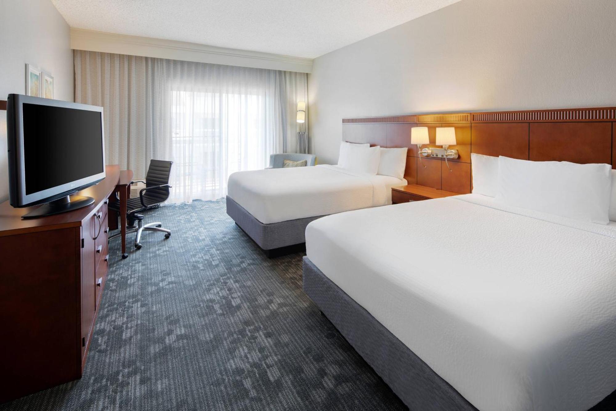 Courtyard Dallas Addison Midway Екстериор снимка