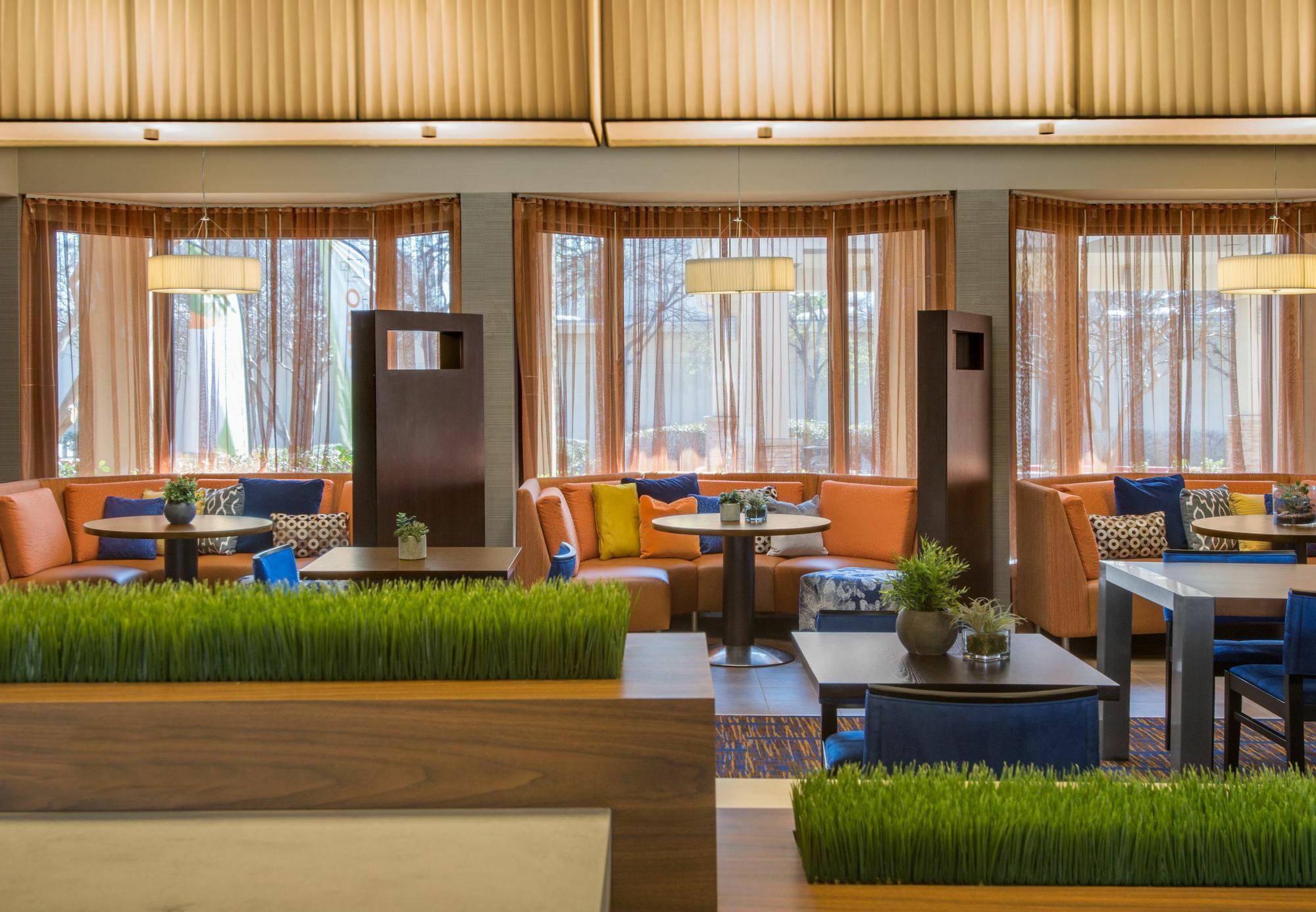 Courtyard Dallas Addison Midway Екстериор снимка